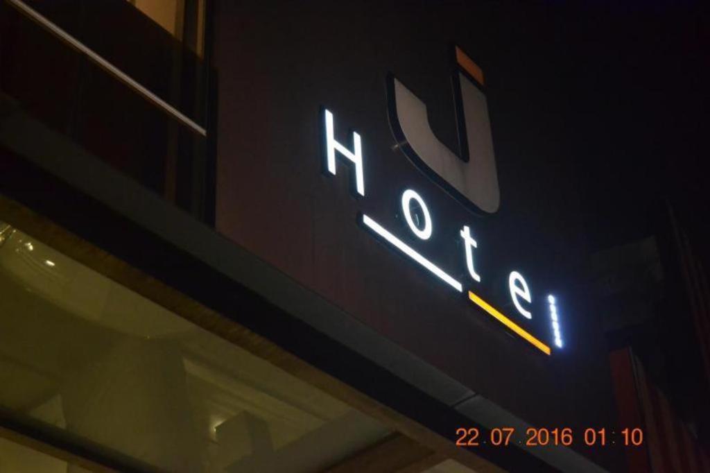 J Hotel Medan Exteriör bild