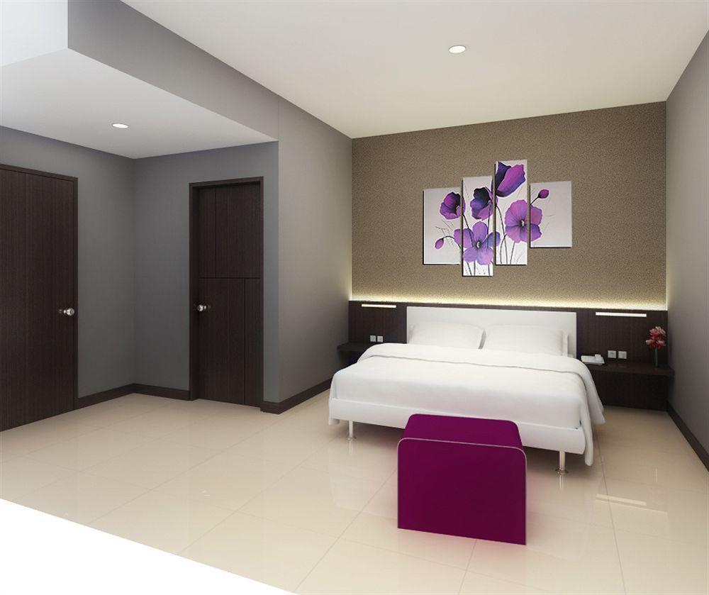J Hotel Medan Exteriör bild