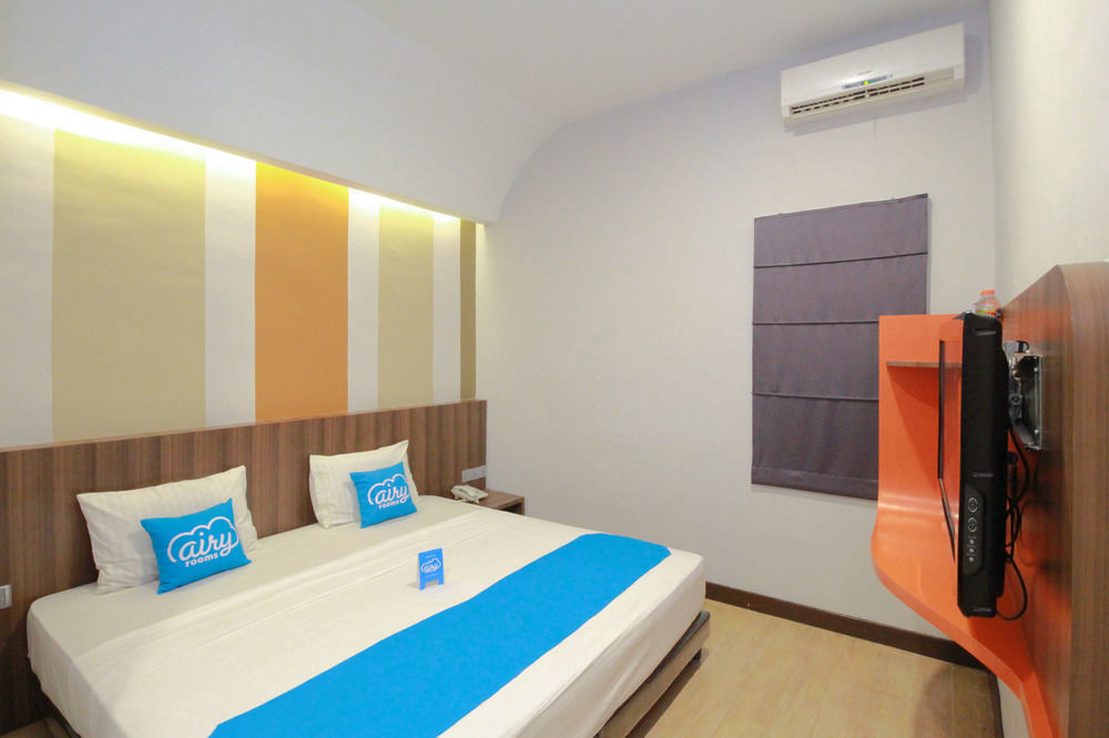 J Hotel Medan Exteriör bild