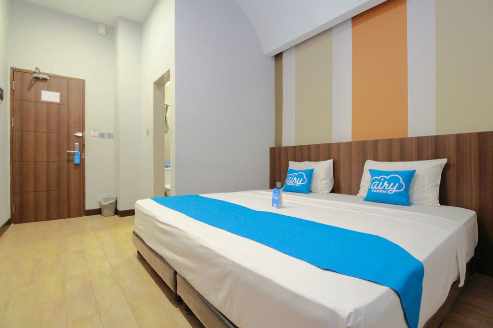 J Hotel Medan Exteriör bild