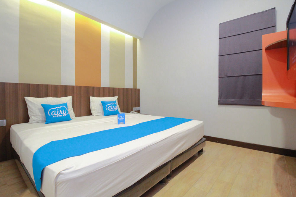 J Hotel Medan Exteriör bild