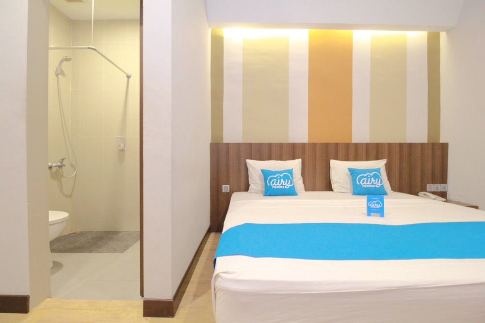 J Hotel Medan Exteriör bild