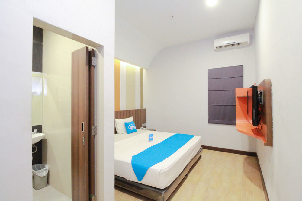 J Hotel Medan Exteriör bild