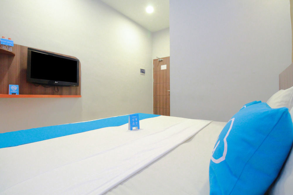 J Hotel Medan Exteriör bild