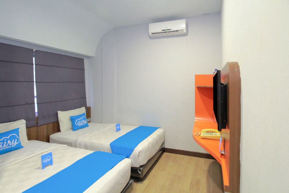 J Hotel Medan Exteriör bild