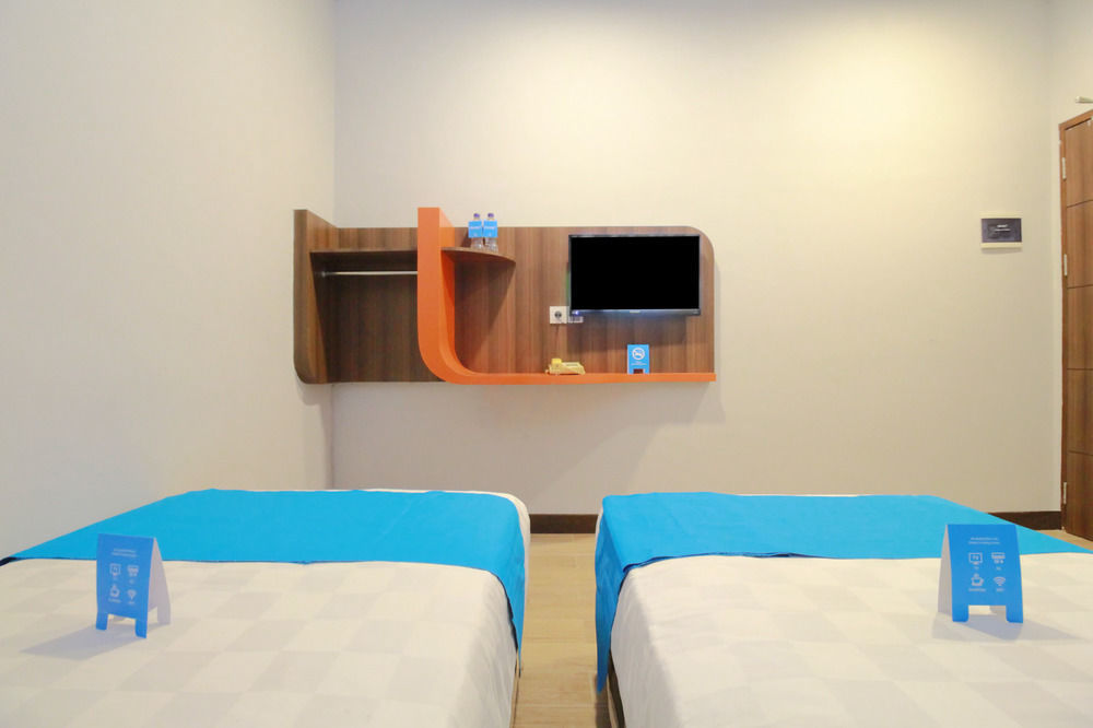 J Hotel Medan Exteriör bild