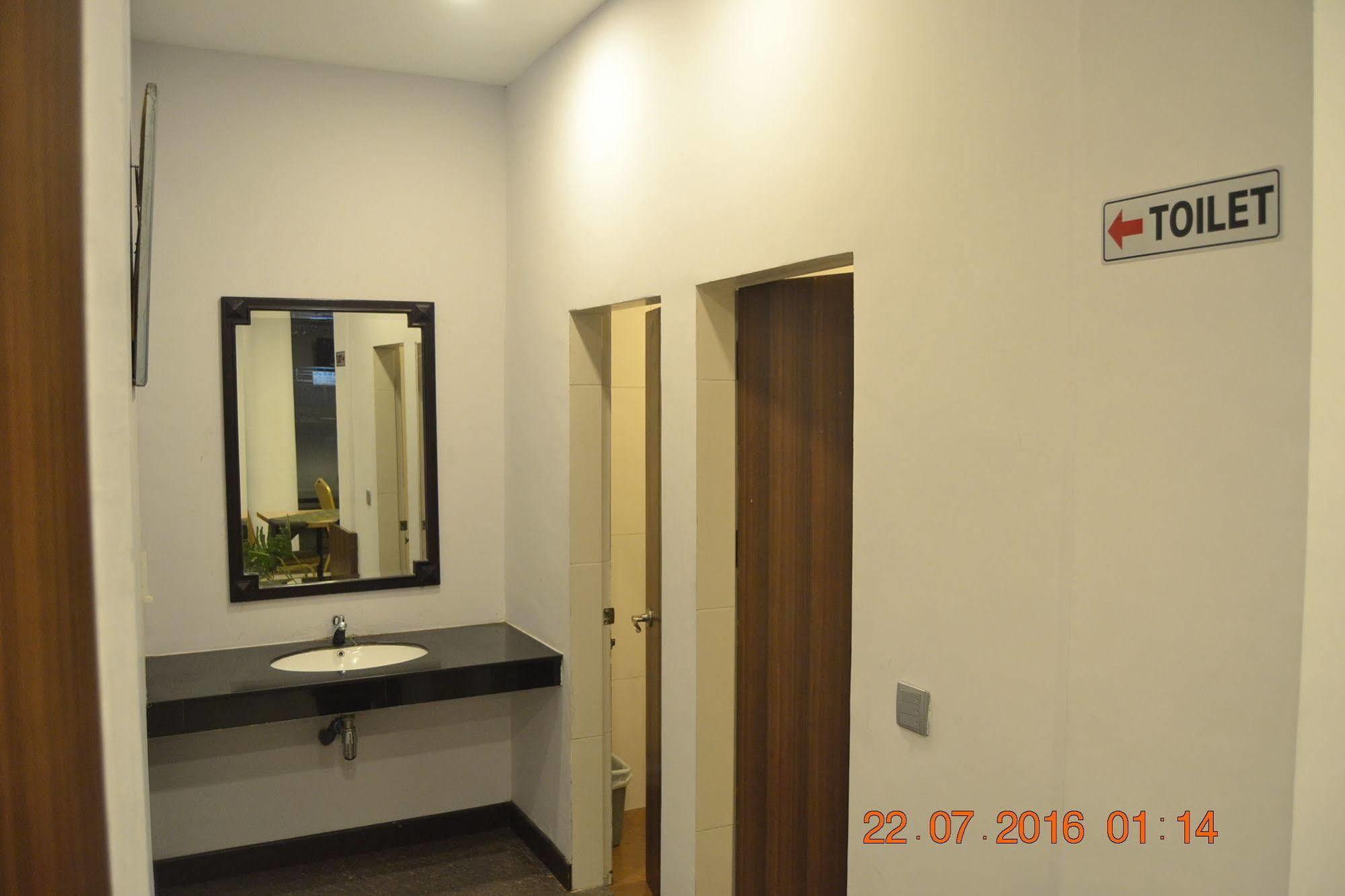 J Hotel Medan Exteriör bild